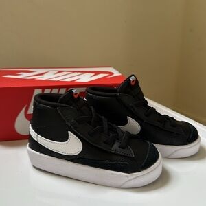 NIKE blazer (toddler) black/white